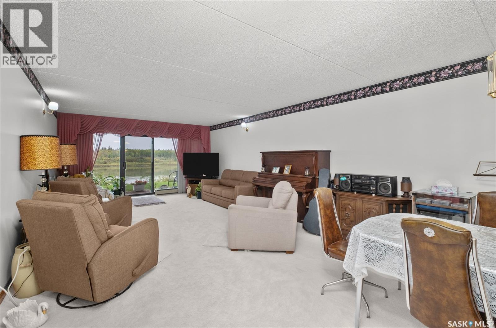 1B 516 River Street E, Prince Albert, SK - Indoor