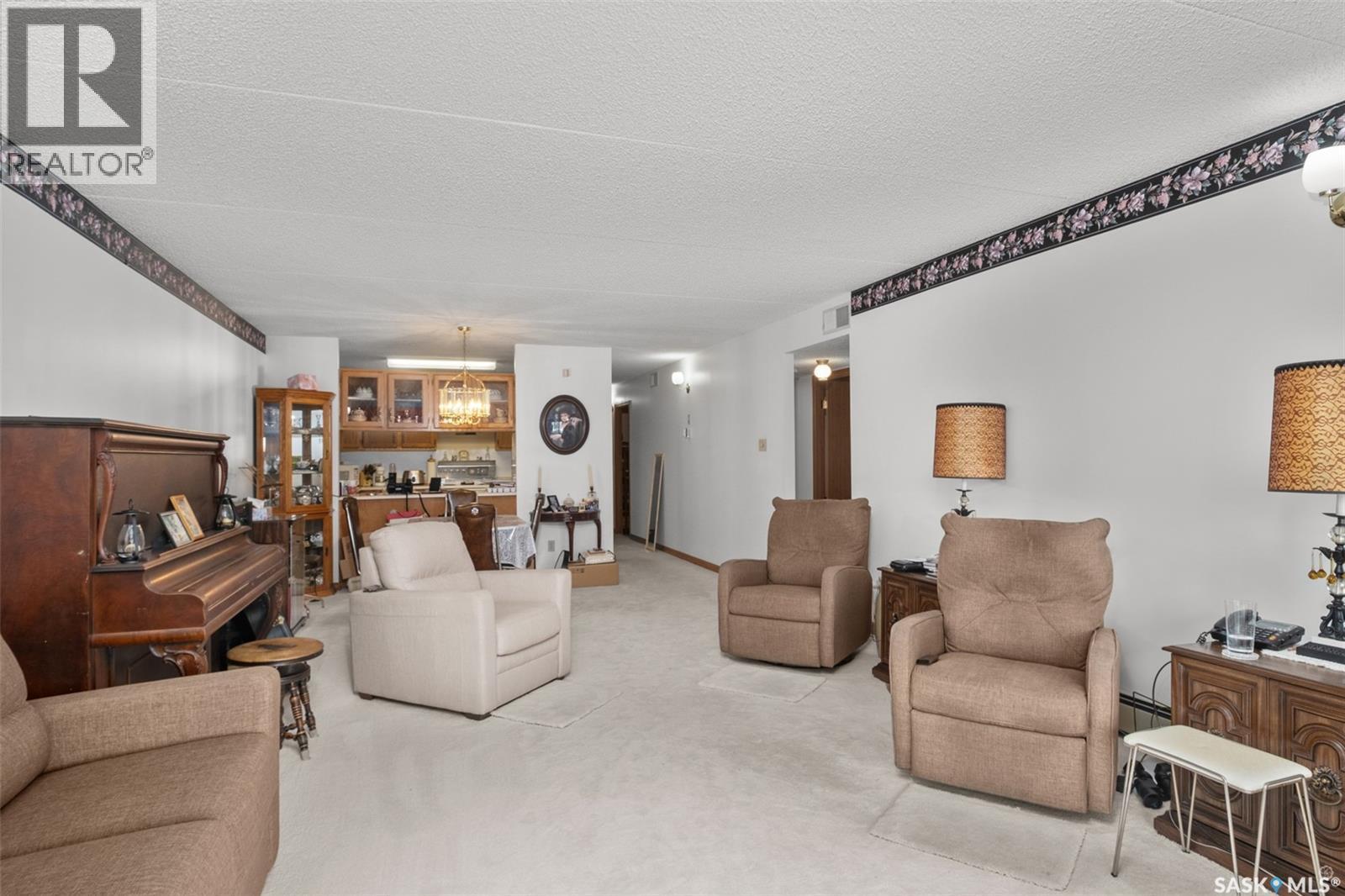 1B 516 River Street E, Prince Albert, SK - Indoor Photo Showing Living Room