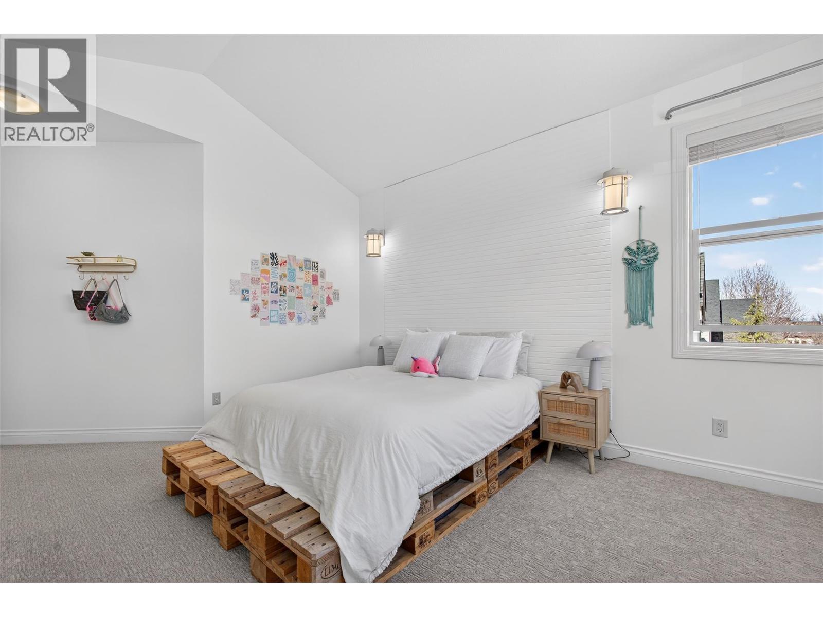 Movie theatre on the lower level - 336 Quilchena Drive, Kelowna, BC - Indoor