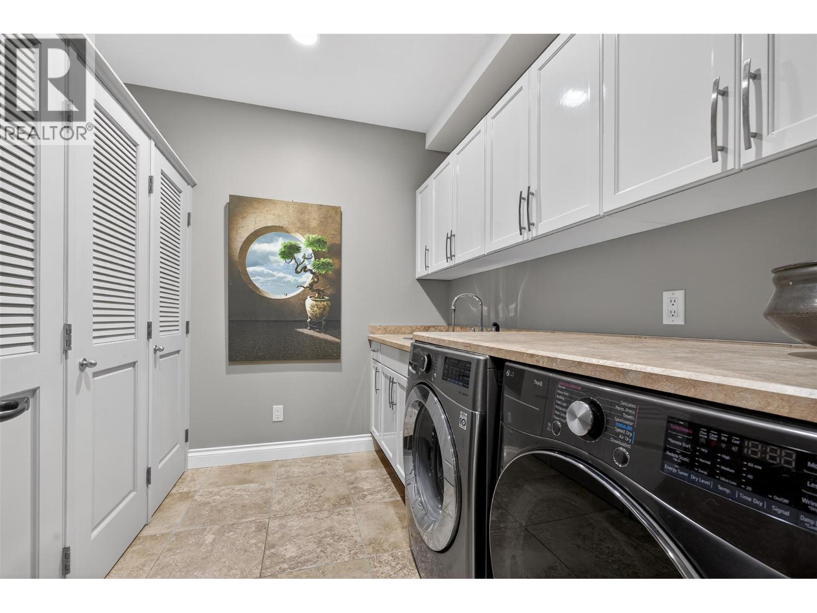 Plenty of room for a pool - 336 Quilchena Drive, Kelowna, BC - Outdoor