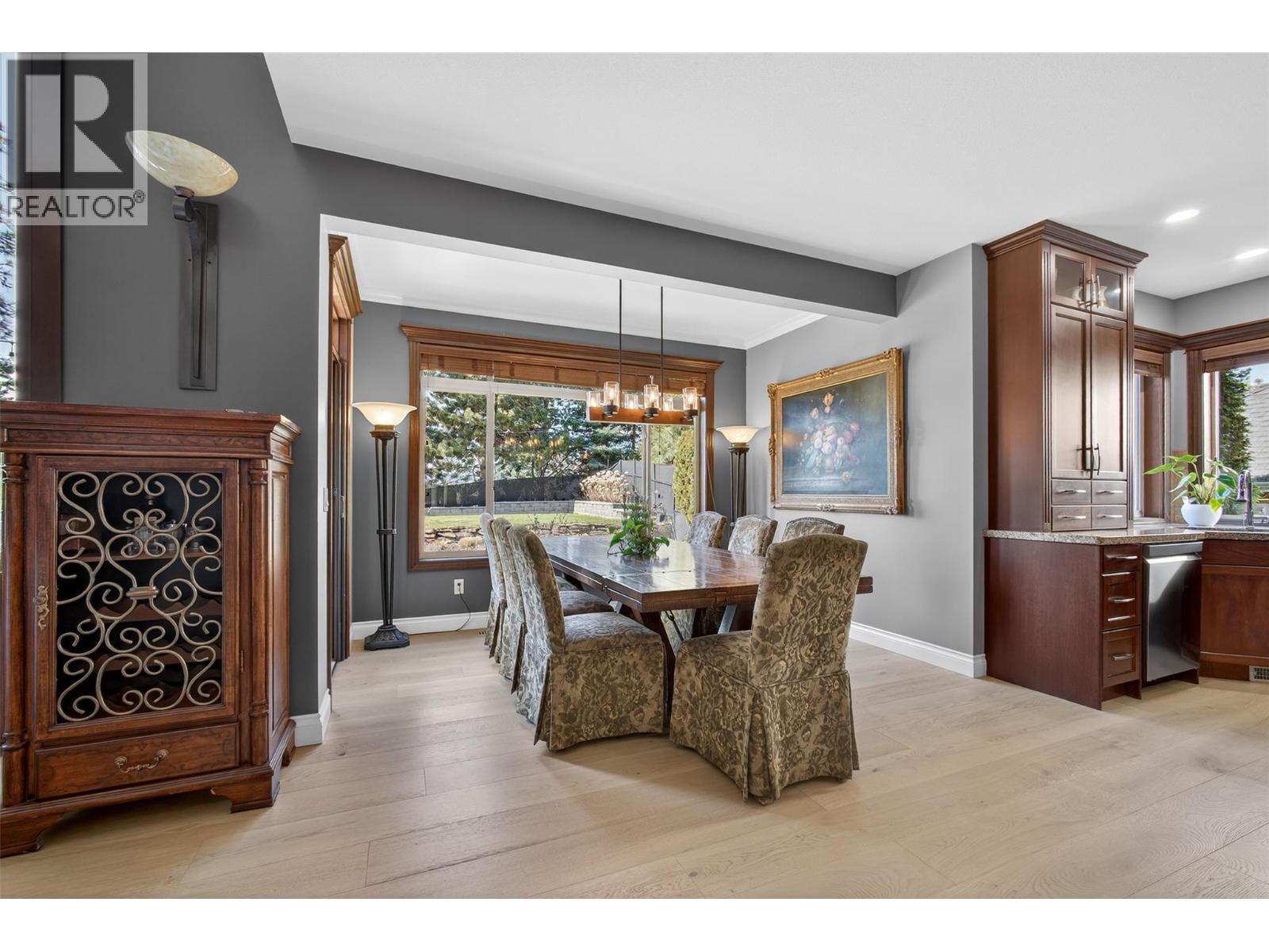 Hallway offers more space for a library or desk perched above the living room - 336 Quilchena Drive, Kelowna, BC - Indoor Photo Showing Other Room