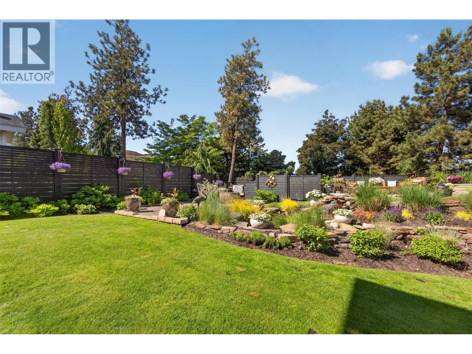 Separated room for the toilet - 336 Quilchena Drive, Kelowna, BC - Indoor