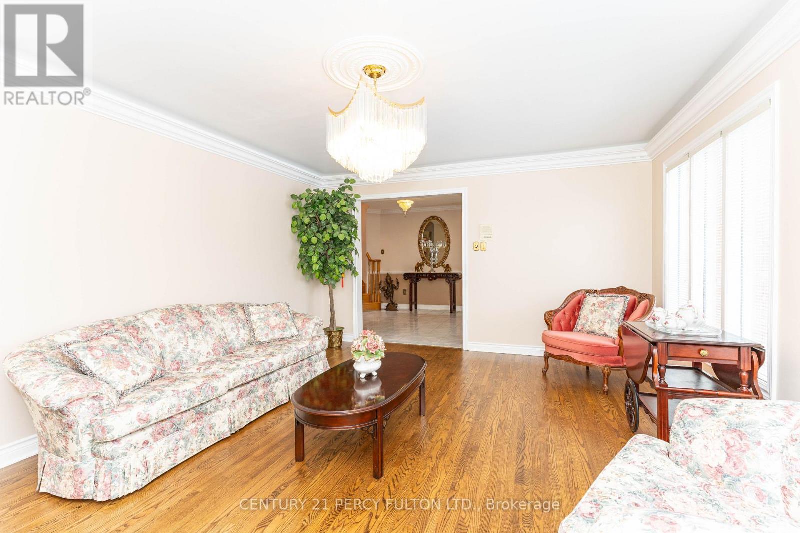 23 Leah Crescent, Ajax, ON - Indoor Photo Showing Living Room