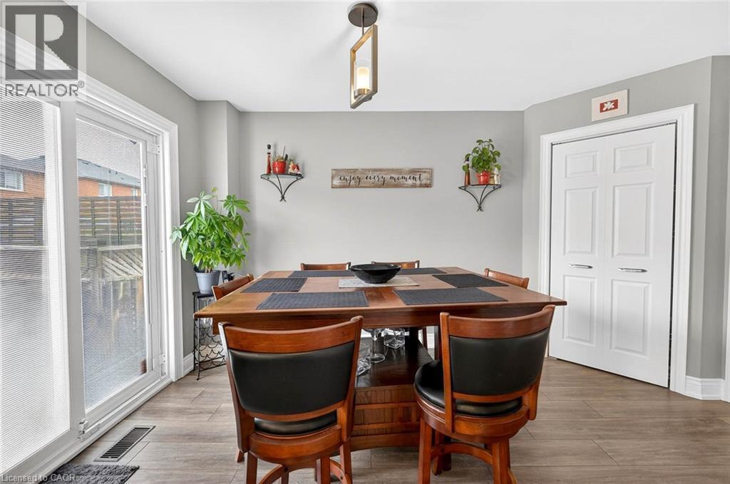 Dining room with wood finished floors and baseboards - 3753 Densbury Drive, Mississauga, ON - Indoor Photo Showing Office