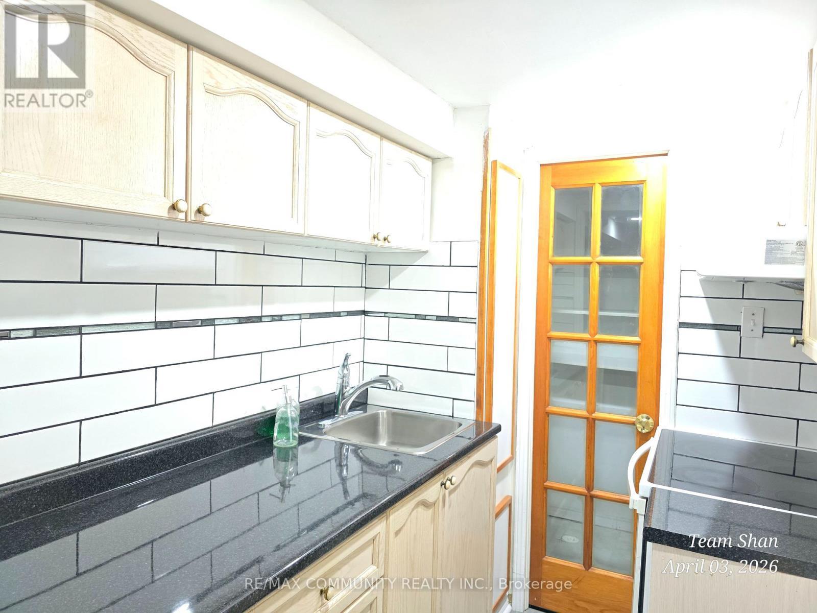 191 Stather Crescent, Markham, ON - Indoor Photo Showing Kitchen