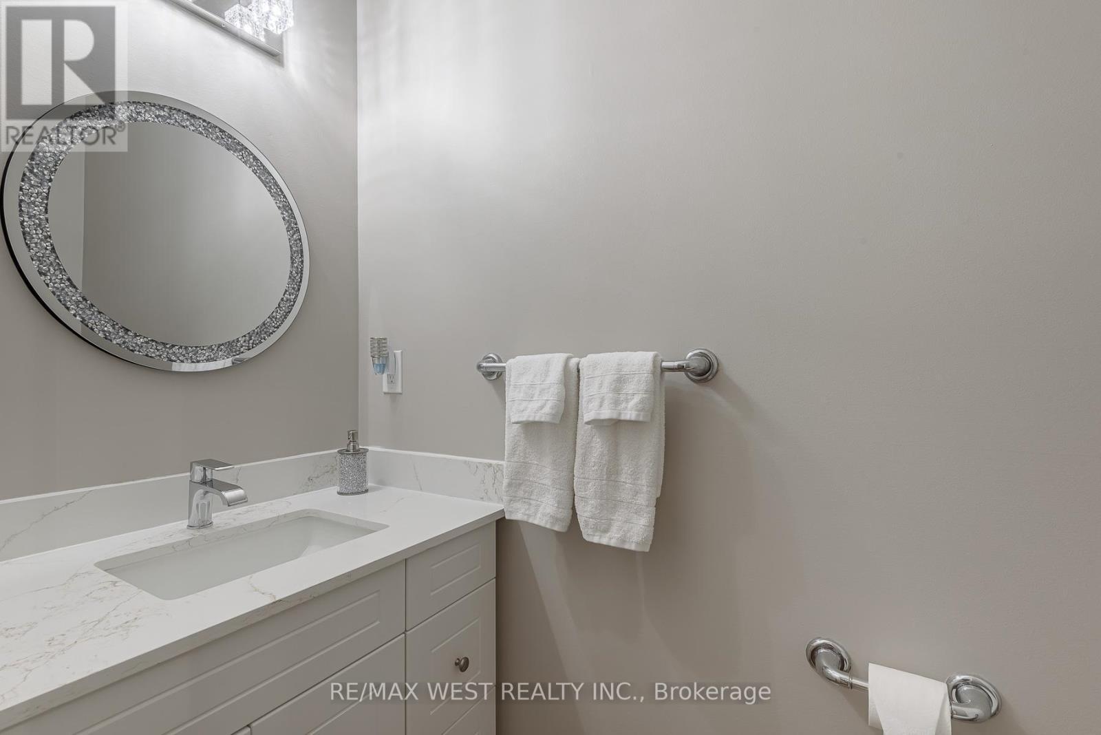 17 Hawkridge Trail, Brampton, ON - Indoor Photo Showing Bathroom