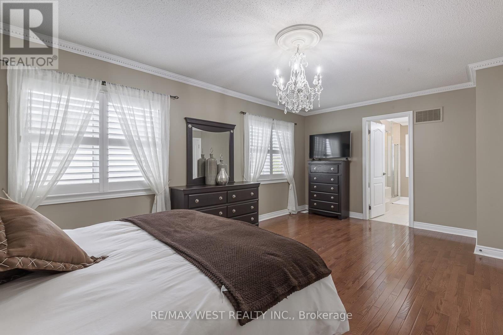 17 Hawkridge Trail, Brampton, ON - Indoor Photo Showing Bedroom