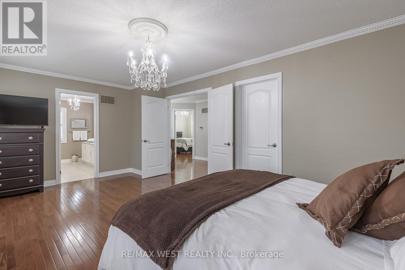 17 Hawkridge Trail, Brampton, ON - Indoor Photo Showing Bedroom