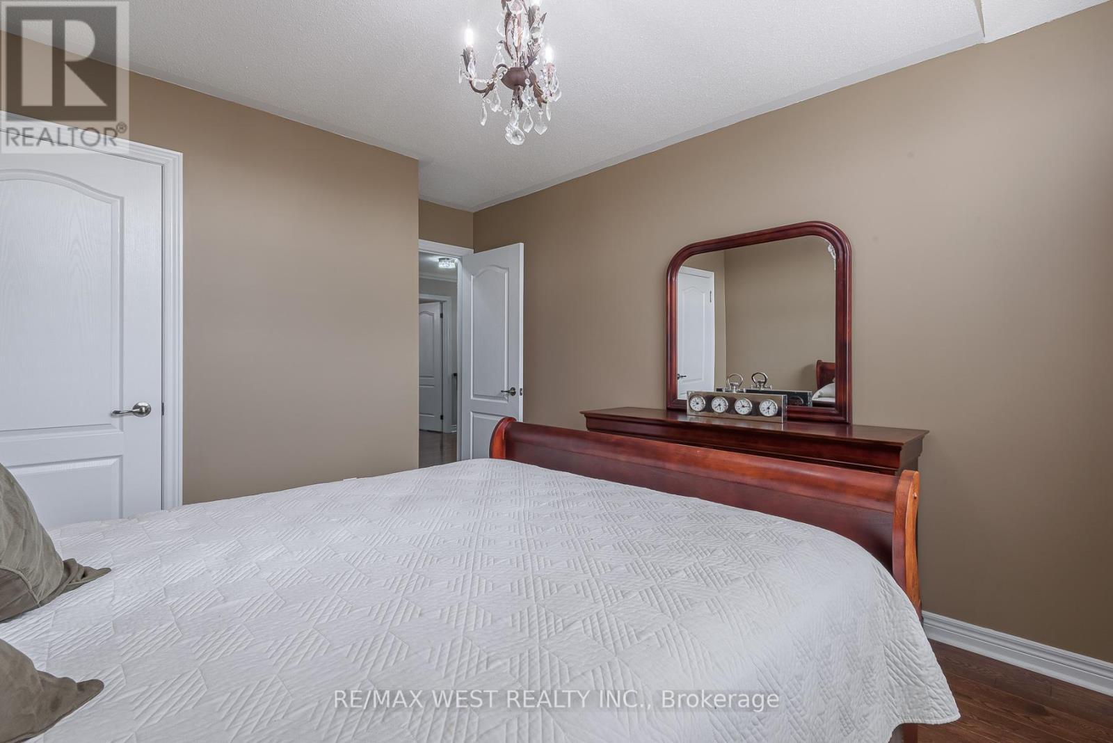 17 Hawkridge Trail, Brampton, ON - Indoor Photo Showing Bedroom