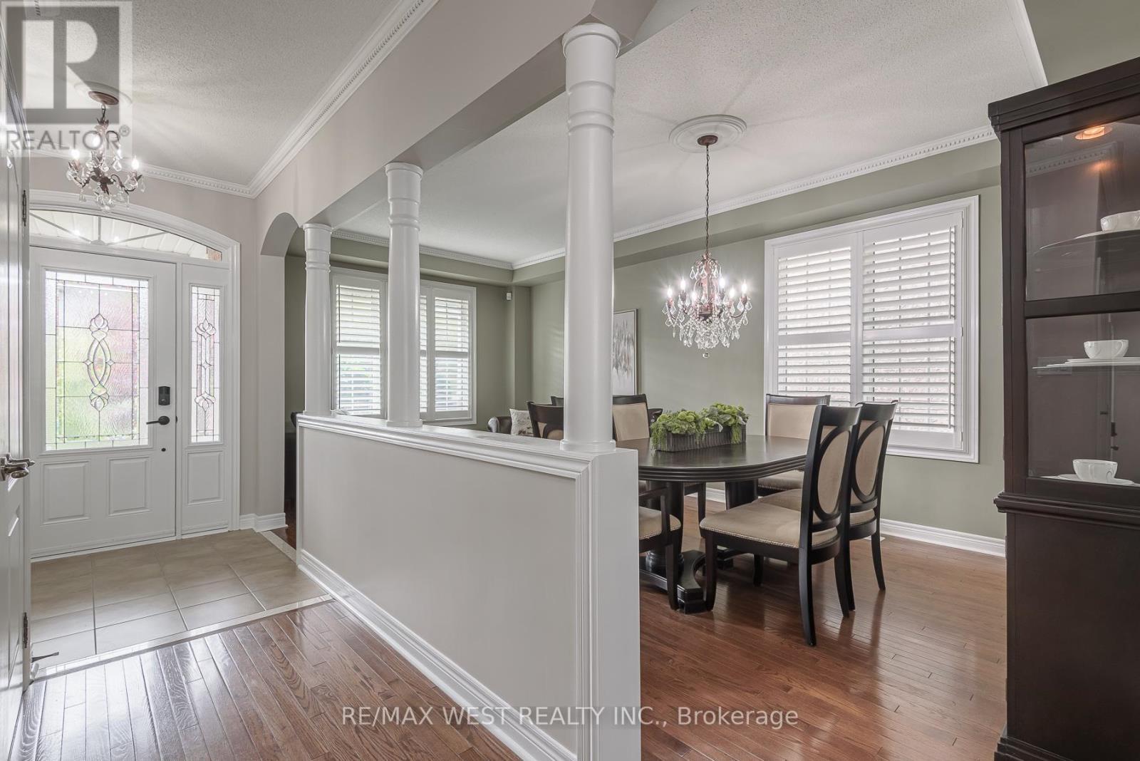 17 Hawkridge Trail, Brampton, ON - Indoor Photo Showing Dining Room