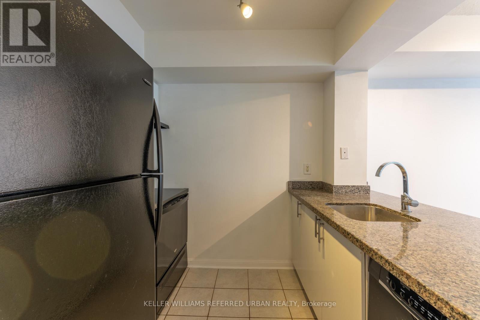 Kitchen - 651 - 3 Everson Drive, Toronto, ON - Indoor Photo Showing Kitchen