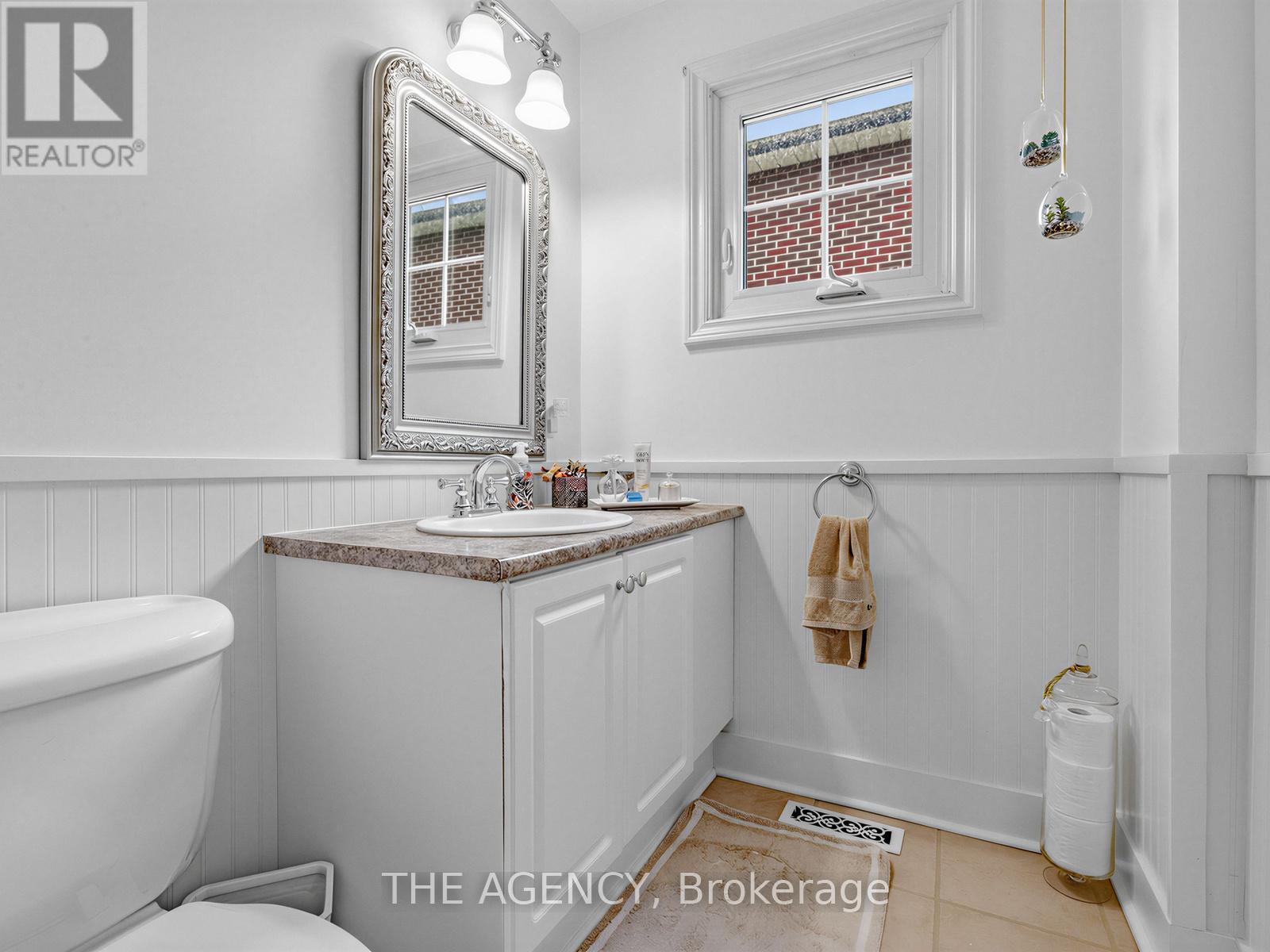 146 Crosby Avenue, Richmond Hill, ON - Indoor Photo Showing Bathroom
