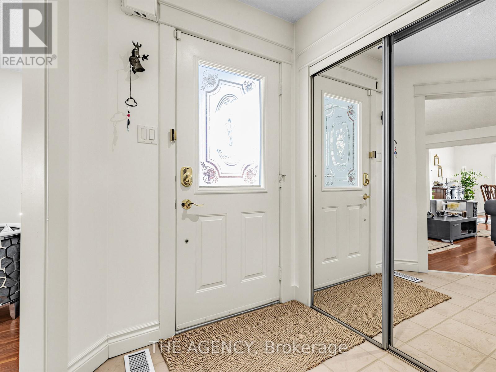 146 Crosby Avenue, Richmond Hill, ON - Indoor Photo Showing Other Room