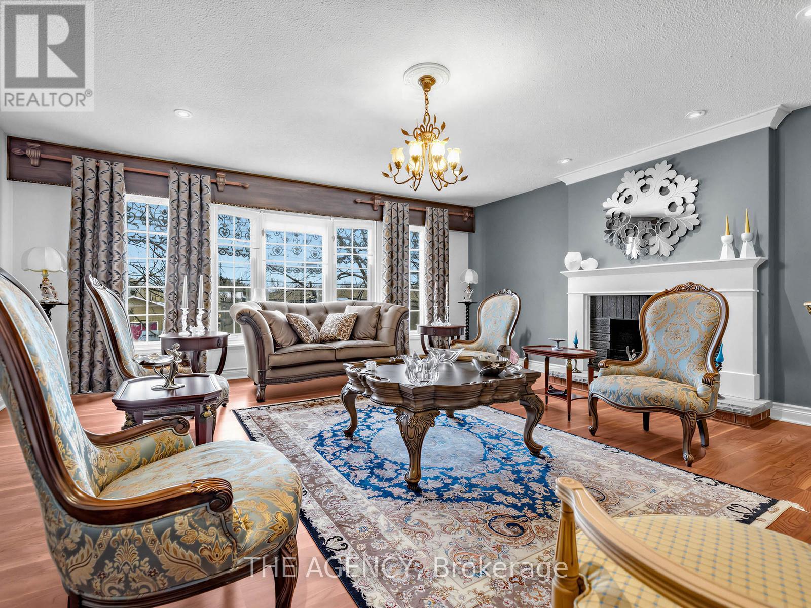 146 Crosby Avenue, Richmond Hill, ON - Indoor Photo Showing Living Room With Fireplace