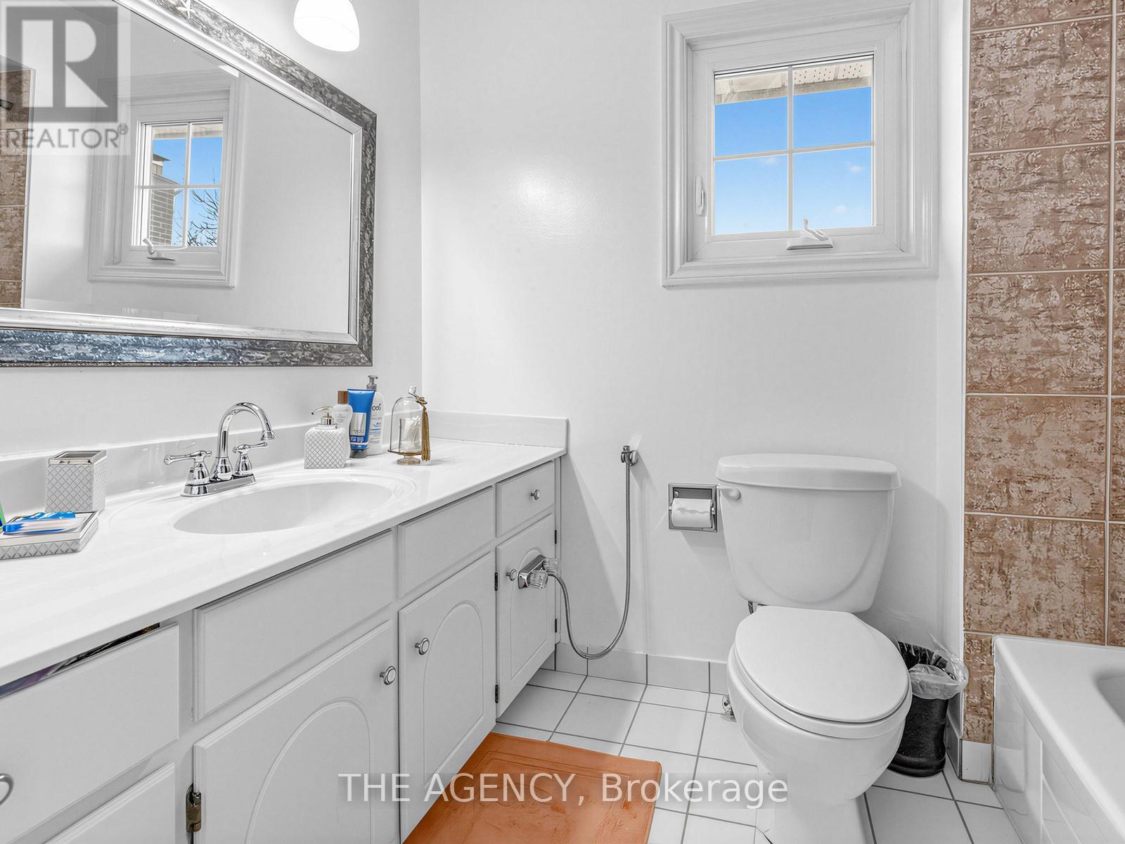 146 Crosby Avenue, Richmond Hill, ON - Indoor Photo Showing Bathroom