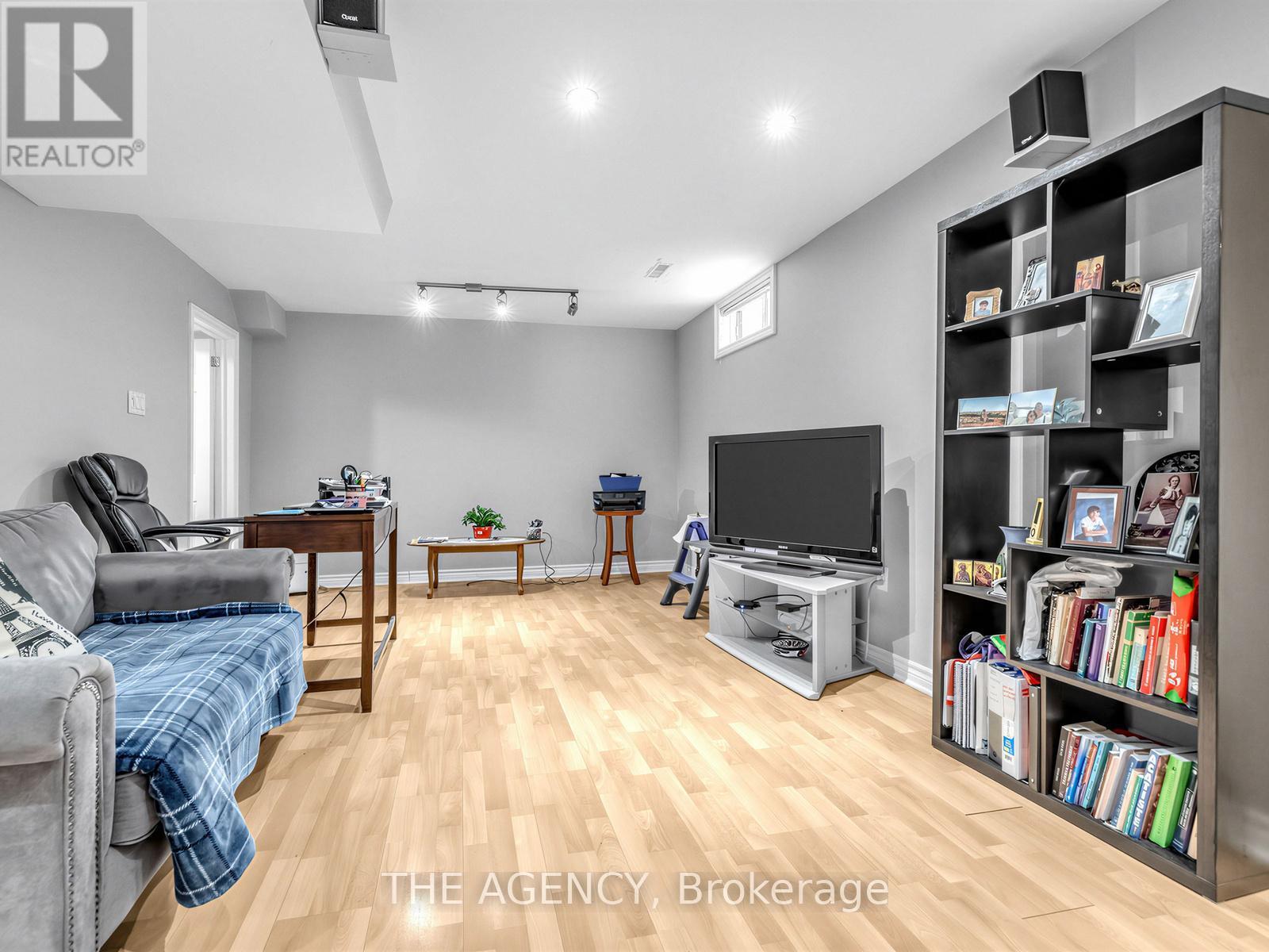 146 Crosby Avenue, Richmond Hill, ON - Indoor