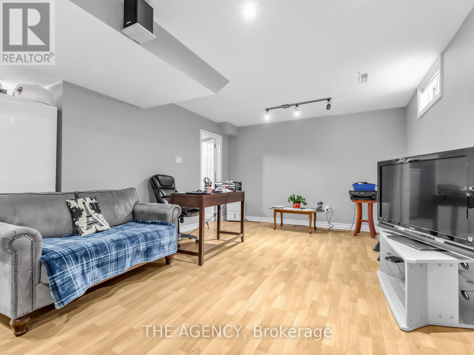 146 Crosby Avenue, Richmond Hill, ON - Indoor