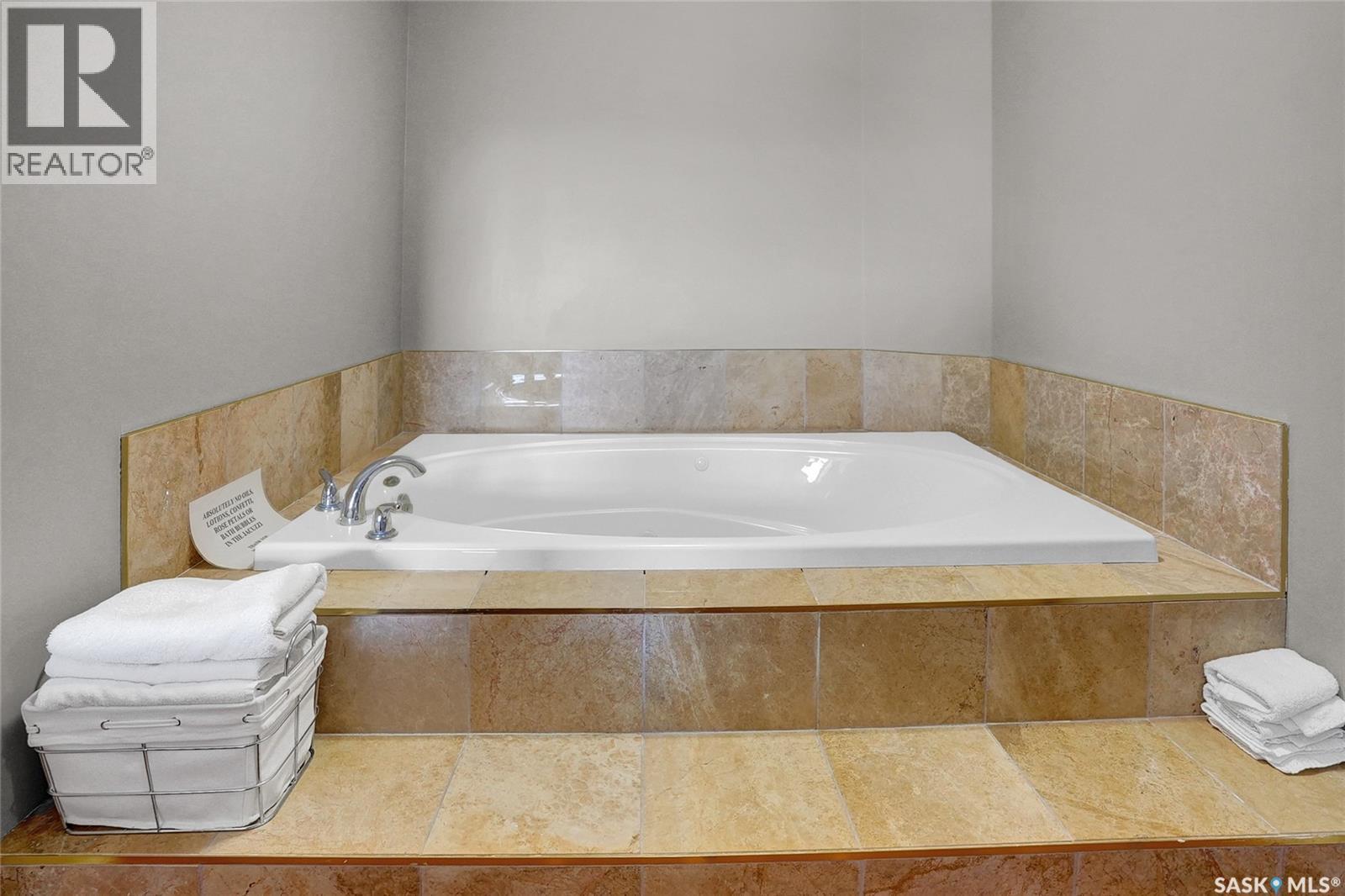 104 Front Street, Wolseley, SK