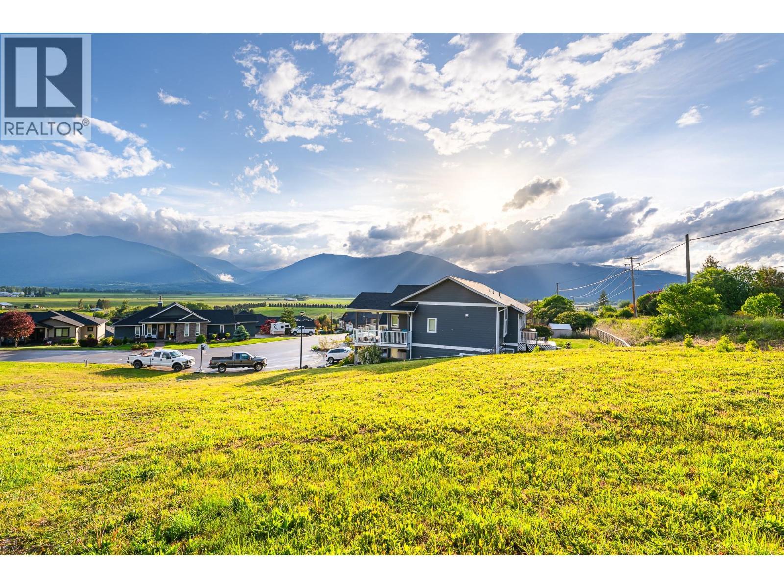 1016 Purcell Crescent, Creston, BC