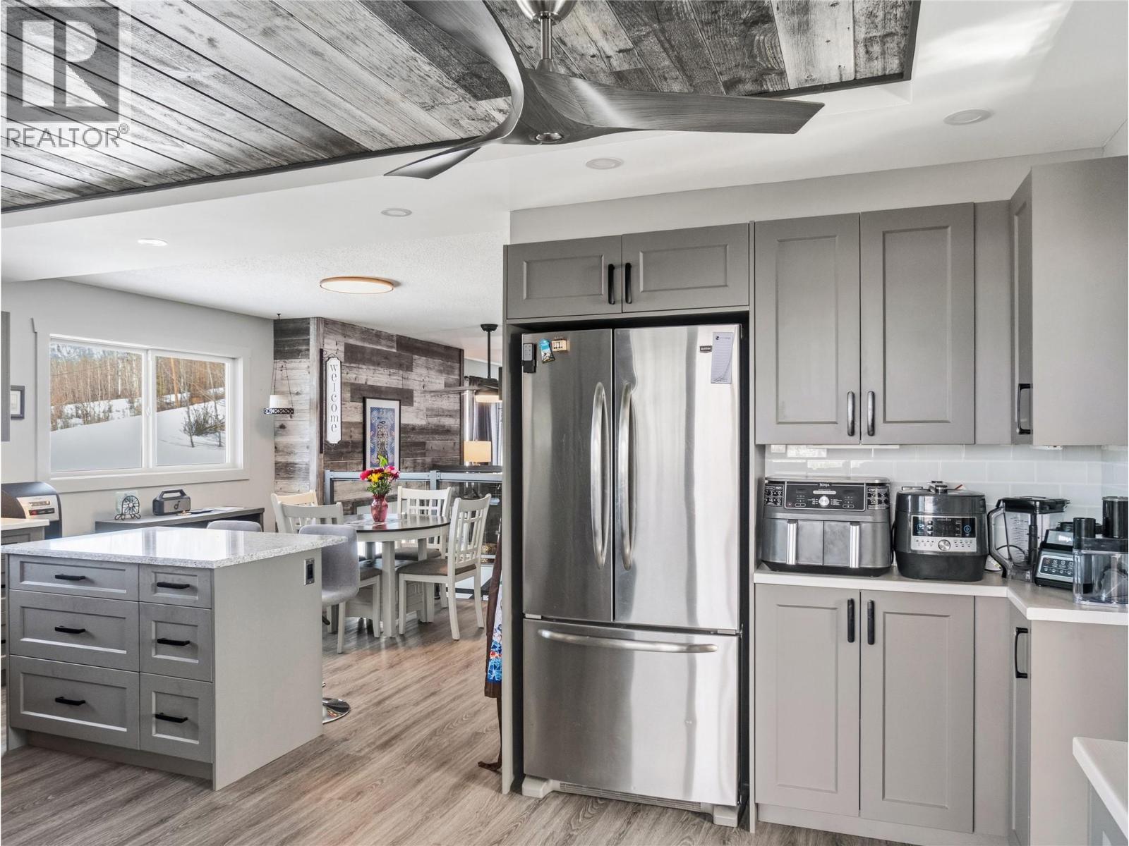 13323 Torvan Subdivision, Dawson Creek, BC - Indoor Photo Showing Kitchen