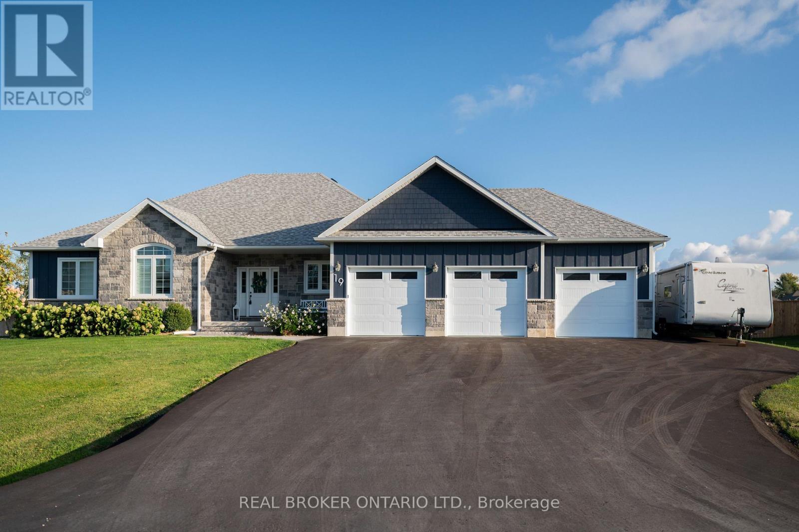 19 Cheslock Crescent, Oro-Medonte, ON - Outdoor With Facade