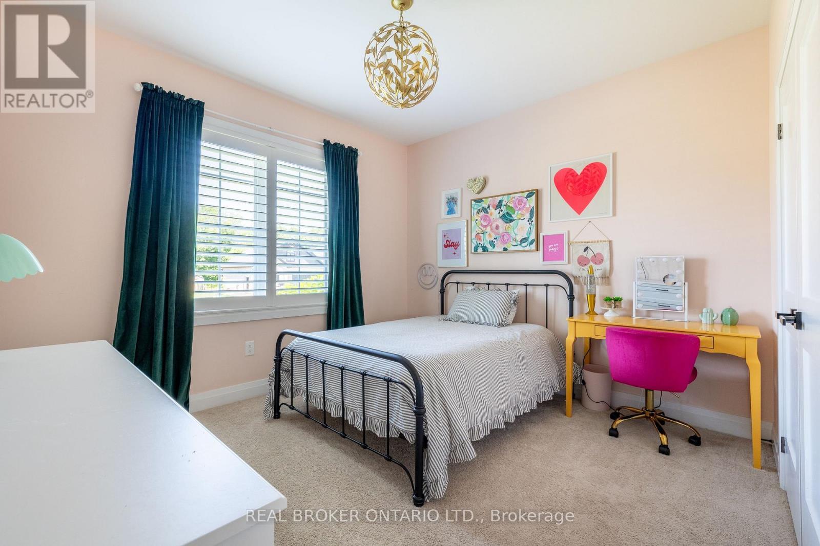 19 Cheslock Crescent, Oro-Medonte, ON - Indoor Photo Showing Bedroom