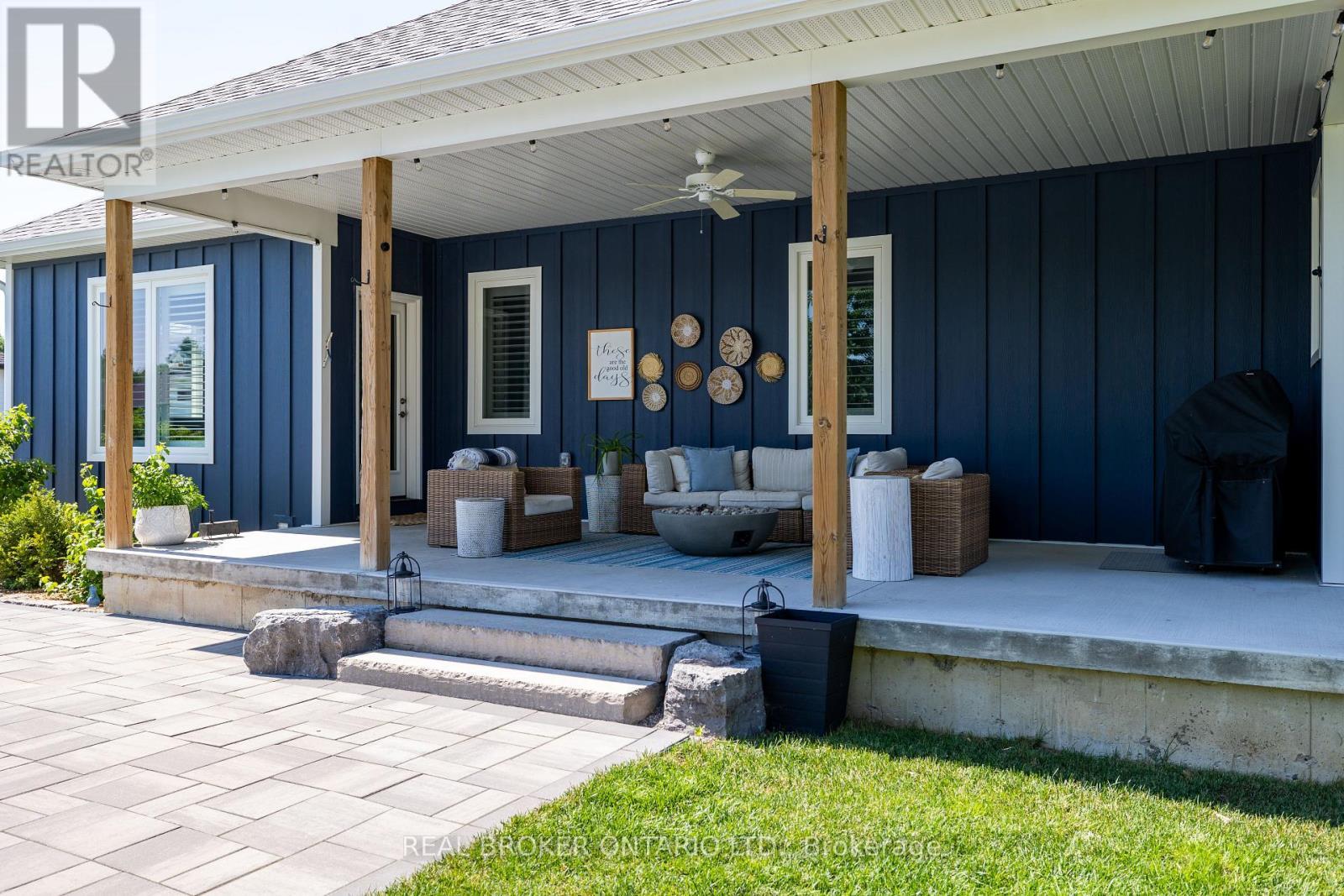 19 Cheslock Crescent, Oro-Medonte, ON - Outdoor With Deck Patio Veranda