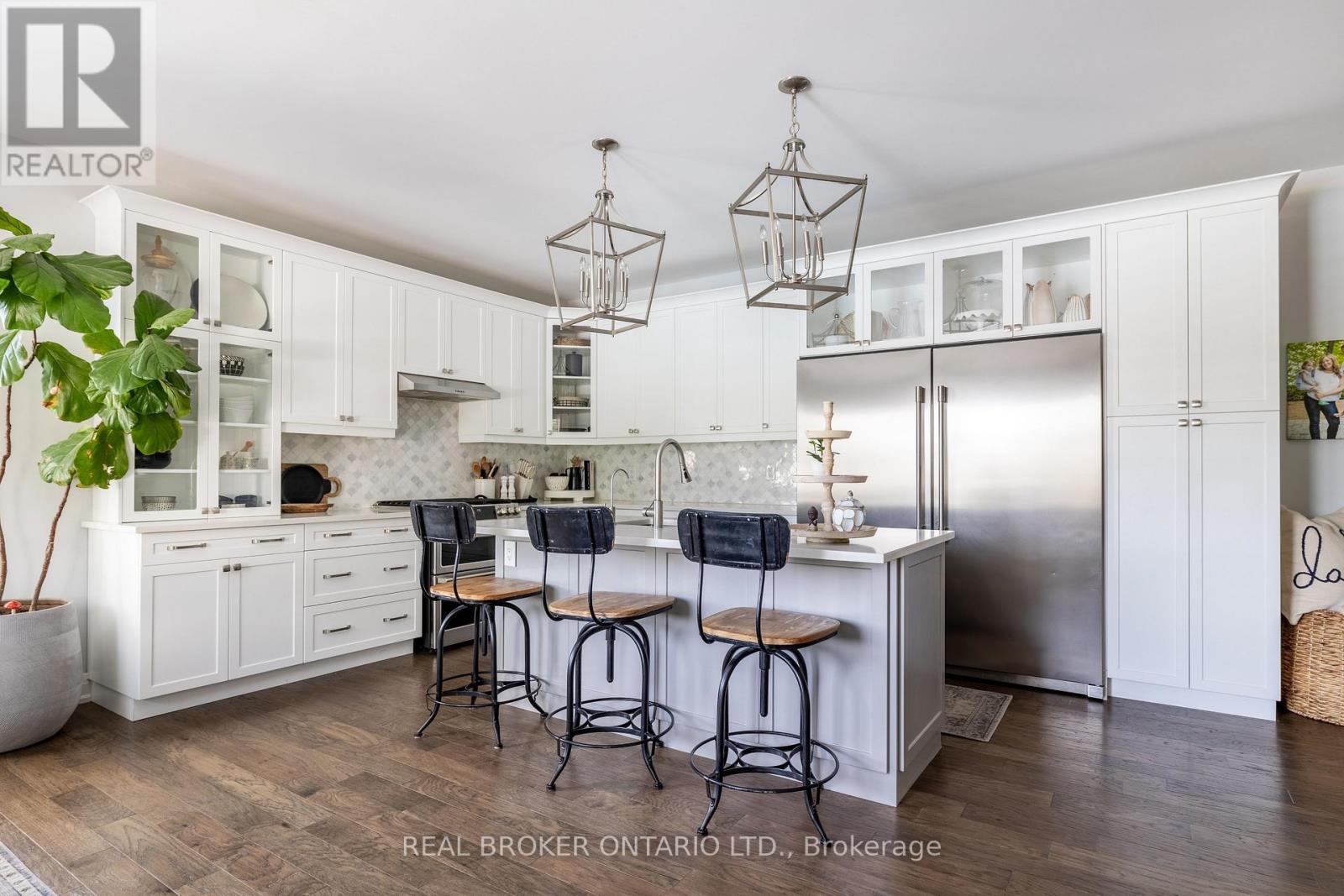 19 Cheslock Crescent, Oro-Medonte, ON - Indoor Photo Showing Kitchen