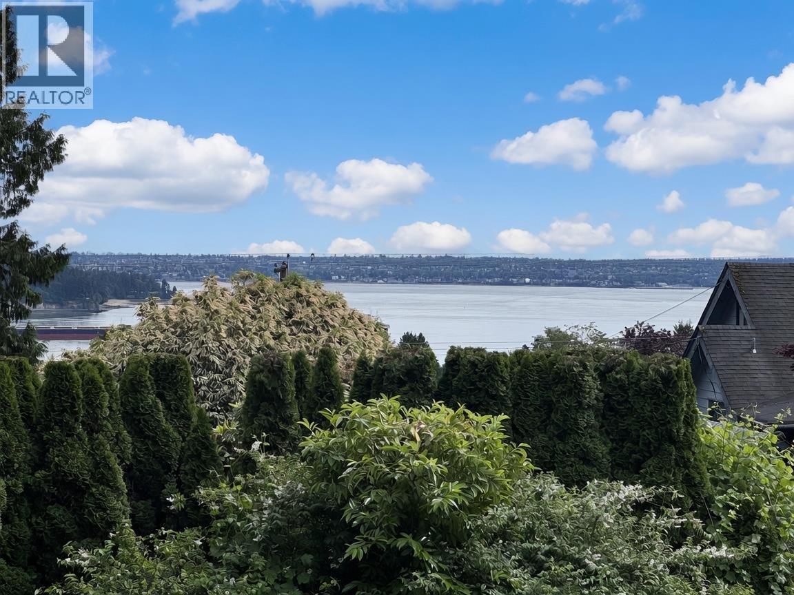 1430 Nelson Avenue, West Vancouver, BC