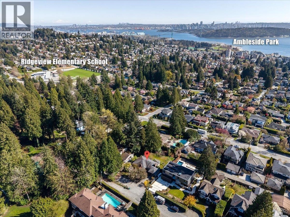1430 Nelson Avenue, West Vancouver, BC