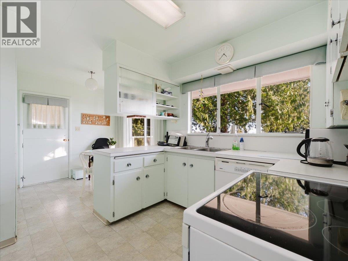 1430 Nelson Avenue, West Vancouver, BC