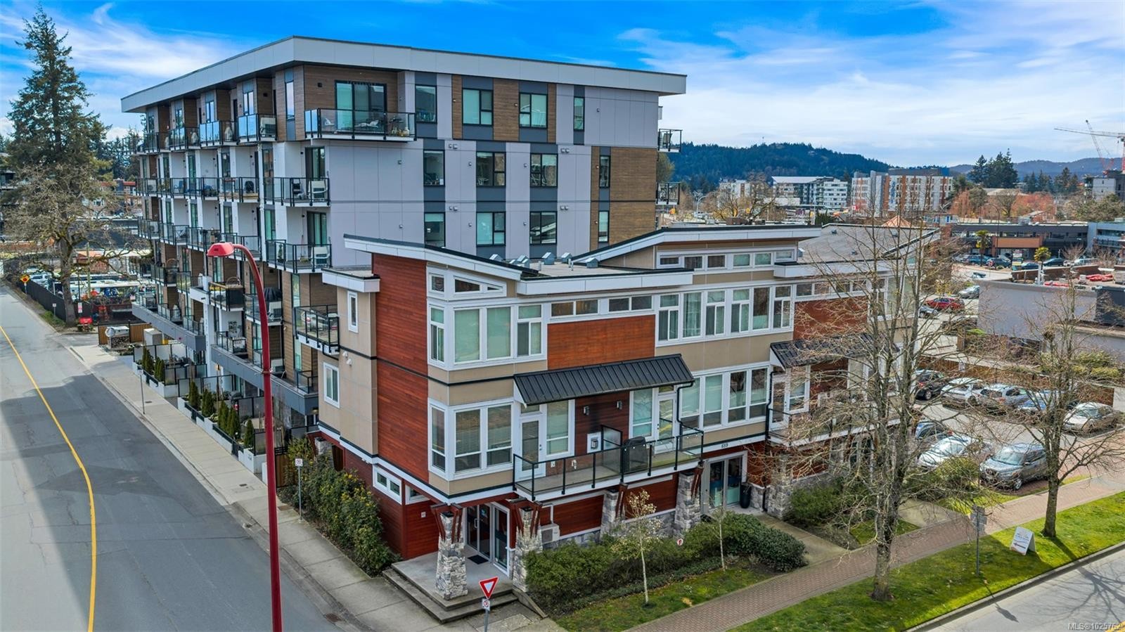 111-689 Hoffman Ave, Langford, BC - Outdoor