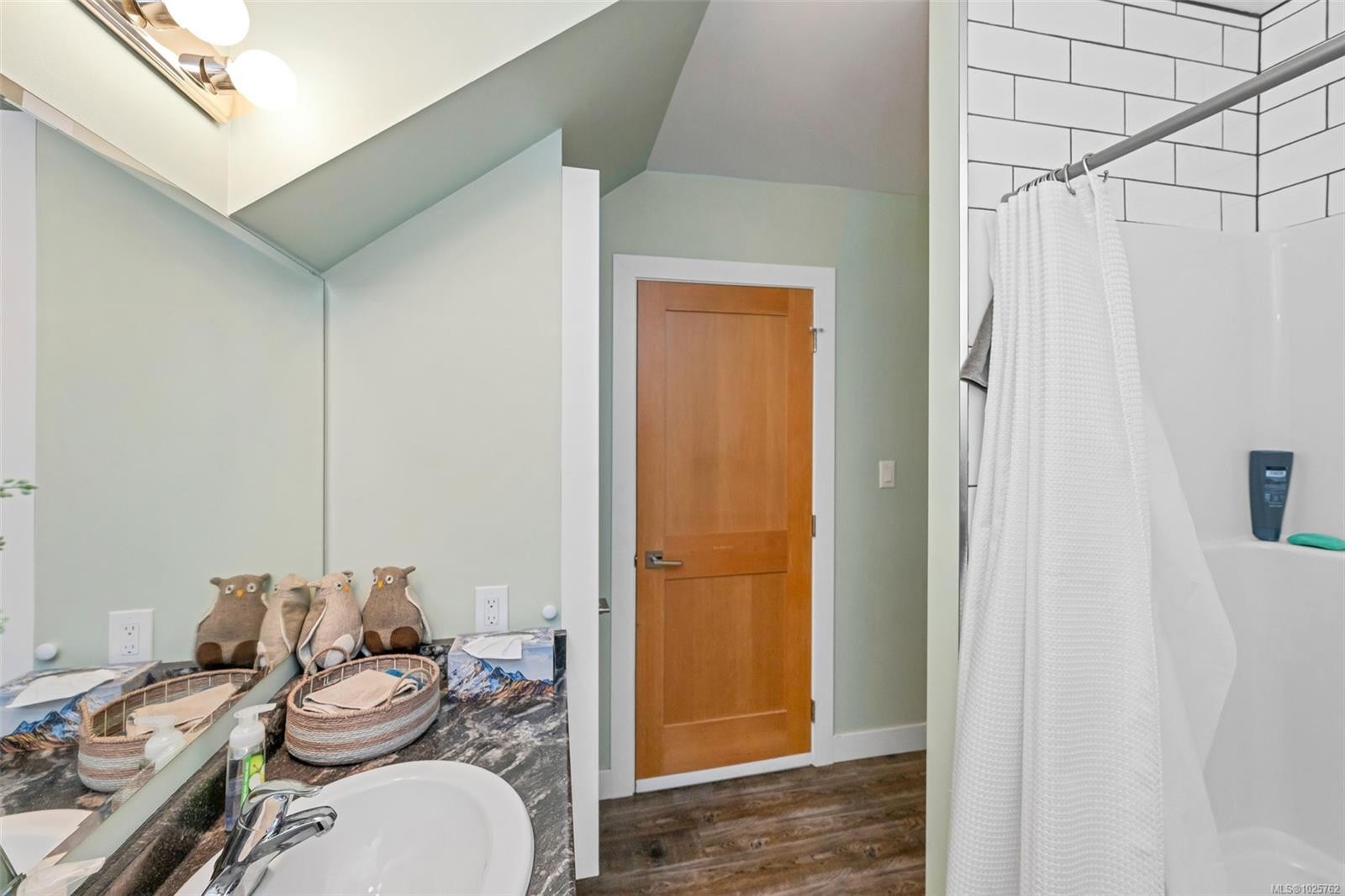 111-689 Hoffman Ave, Langford, BC - Indoor Photo Showing Bathroom