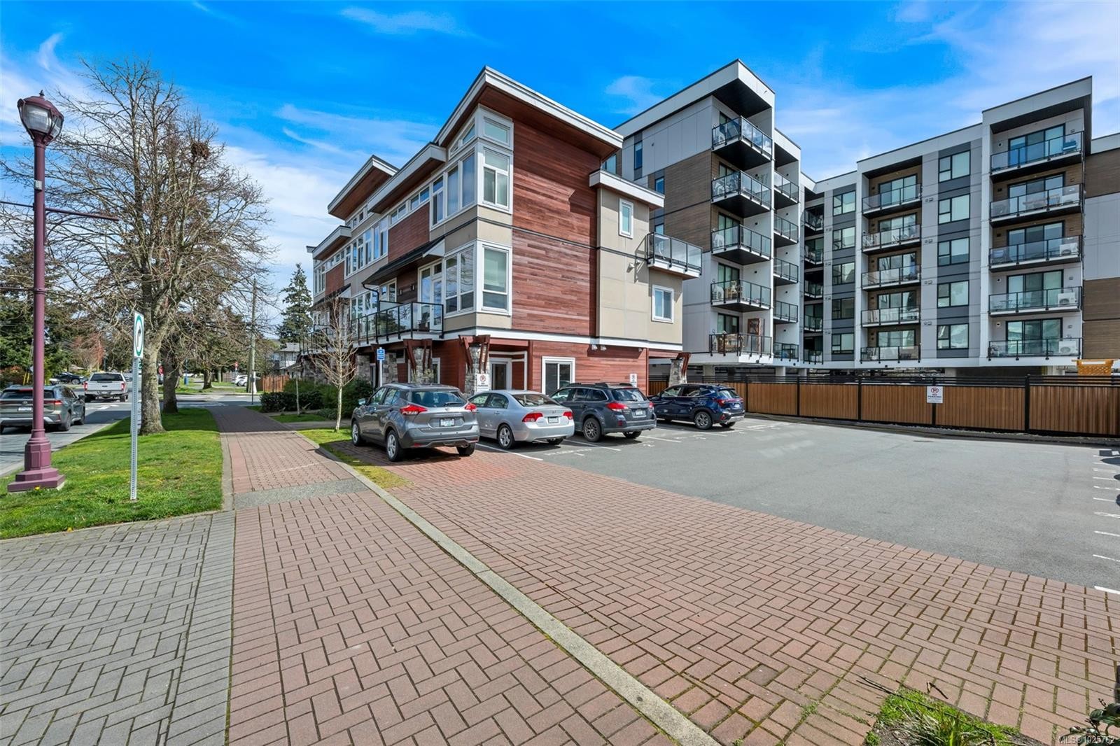 111-689 Hoffman Ave, Langford, BC - Outdoor