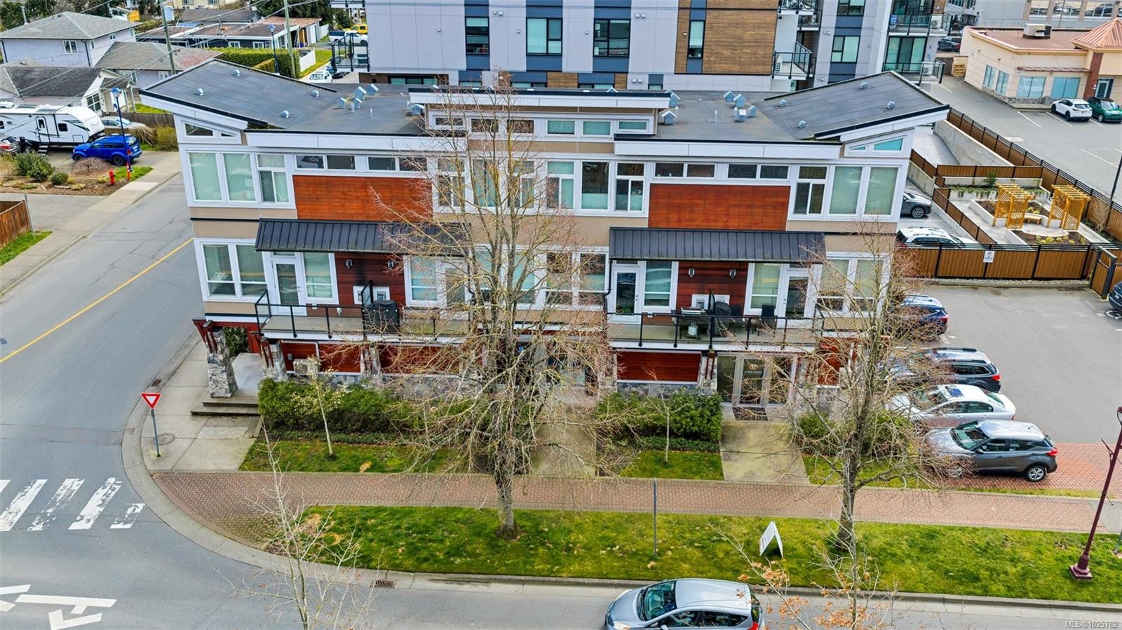 111-689 Hoffman Ave, Langford, BC - Outdoor