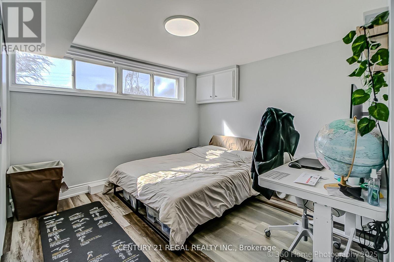 17 Electro Road, Toronto, ON - Indoor Photo Showing Bedroom