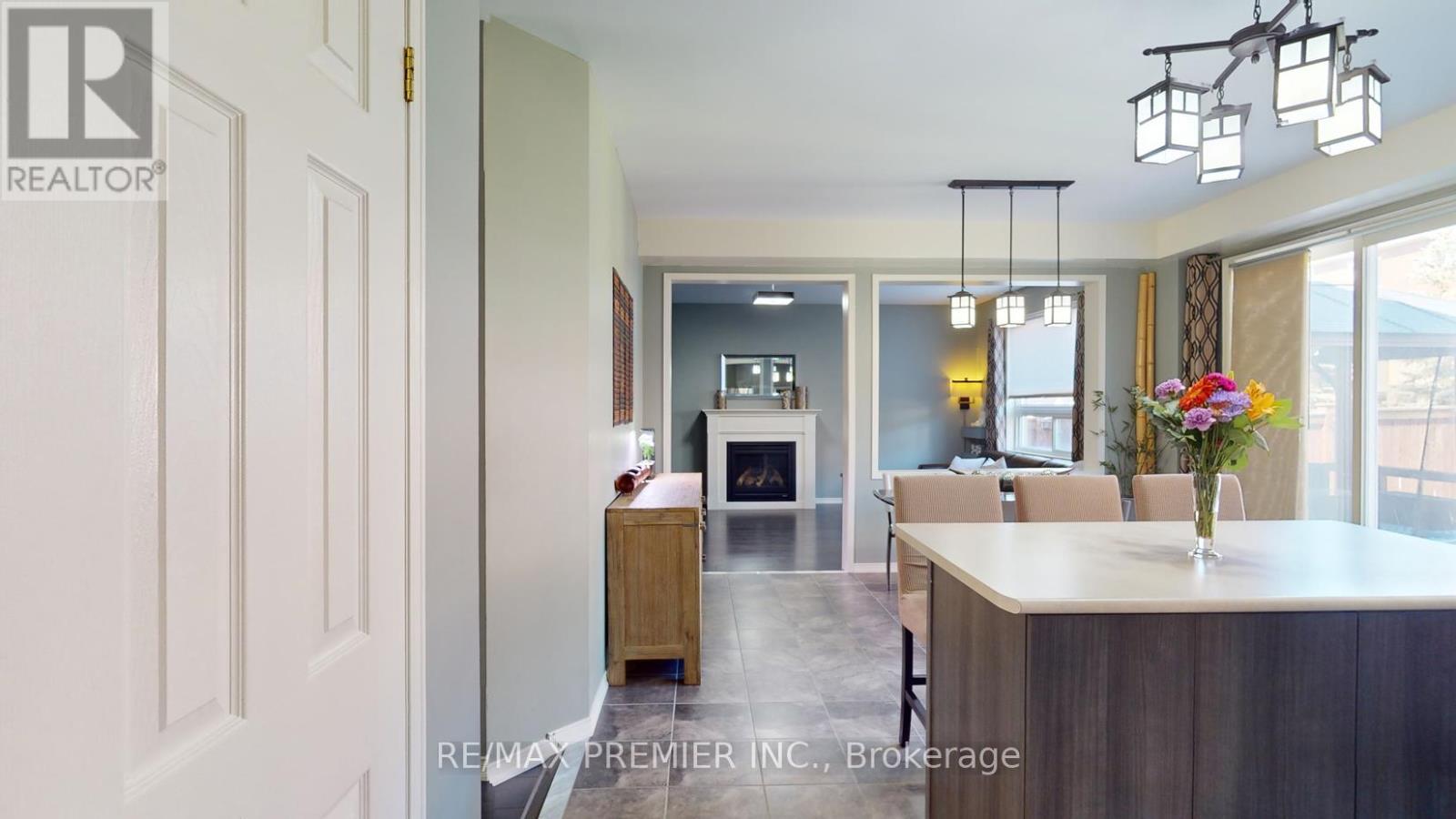 2307 Pilgrim Square, Oshawa, ON - Indoor Photo Showing Other Room