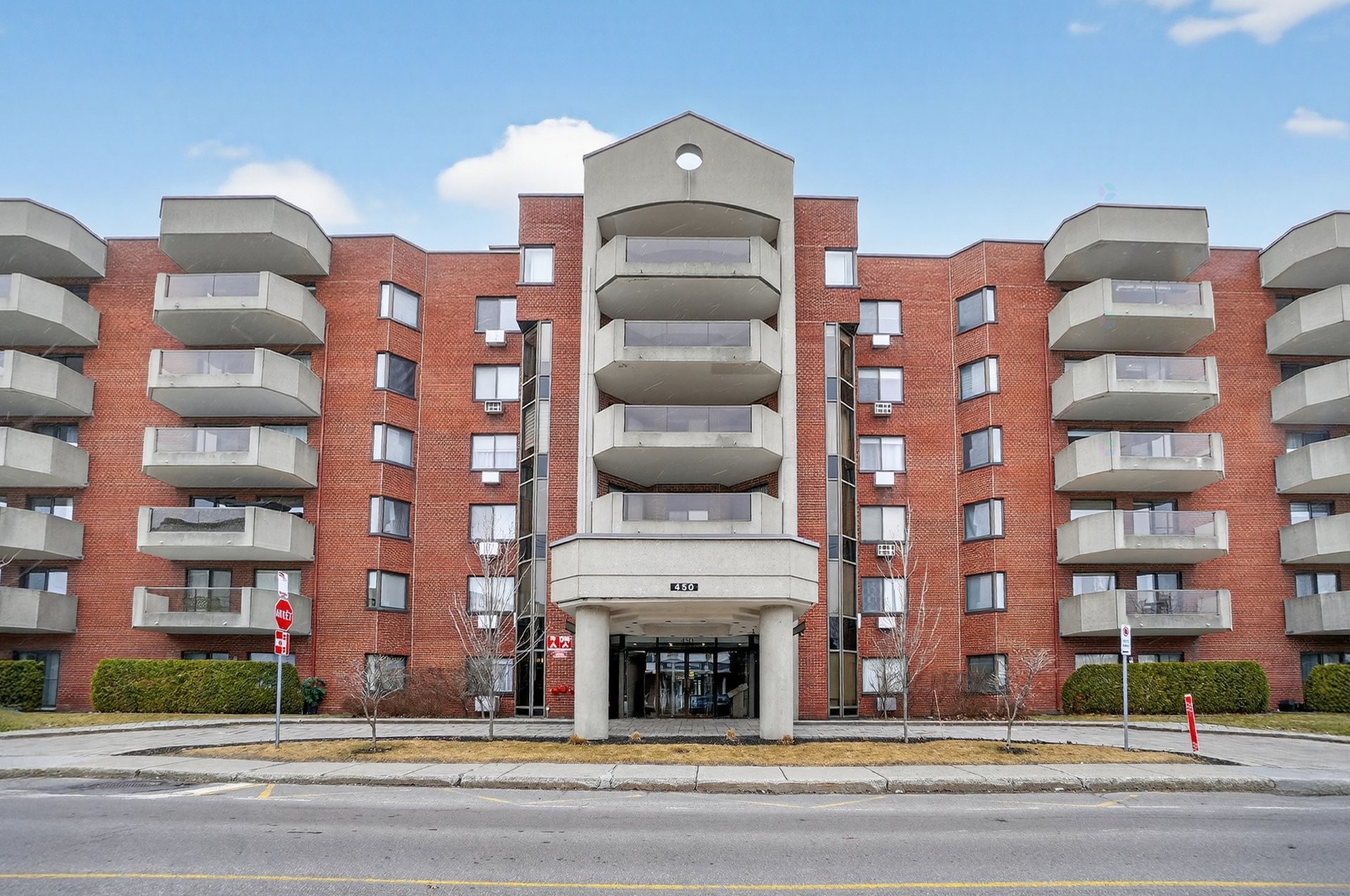 Front of Structure - 114-450 Rue St-Georges, Saint-Lambert, QC - Outdoor With Facade