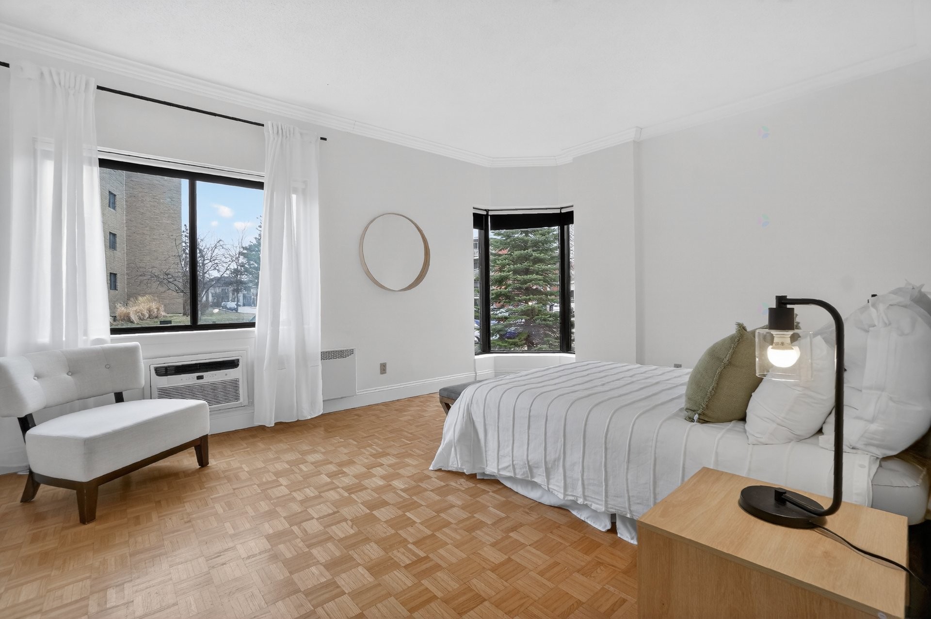 Master Bedroom - 114-450 Rue St-Georges, Saint-Lambert, QC - Indoor Photo Showing Bedroom
