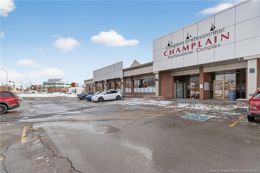 207-140 Champlain St, Dieppe, NB