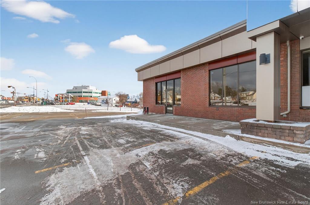 207-140 Champlain St, Dieppe, NB