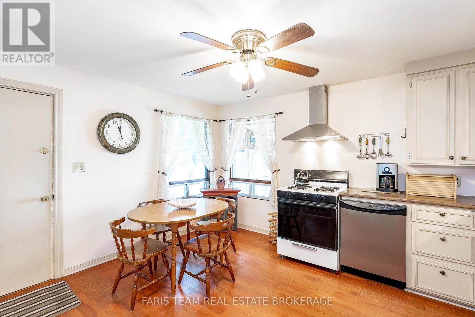 1697 Champlain Road, Tiny, ON - Indoor Photo Showing Kitchen