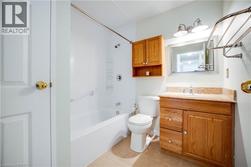 65 Highland Crescent Unit# 501, Kitchener, ON - Indoor Photo Showing Bathroom