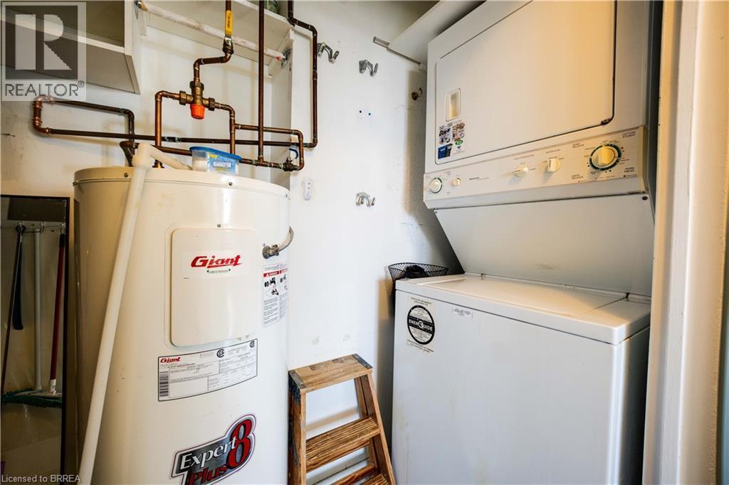 65 Highland Crescent Unit# 501, Kitchener, ON - Indoor Photo Showing Laundry Room