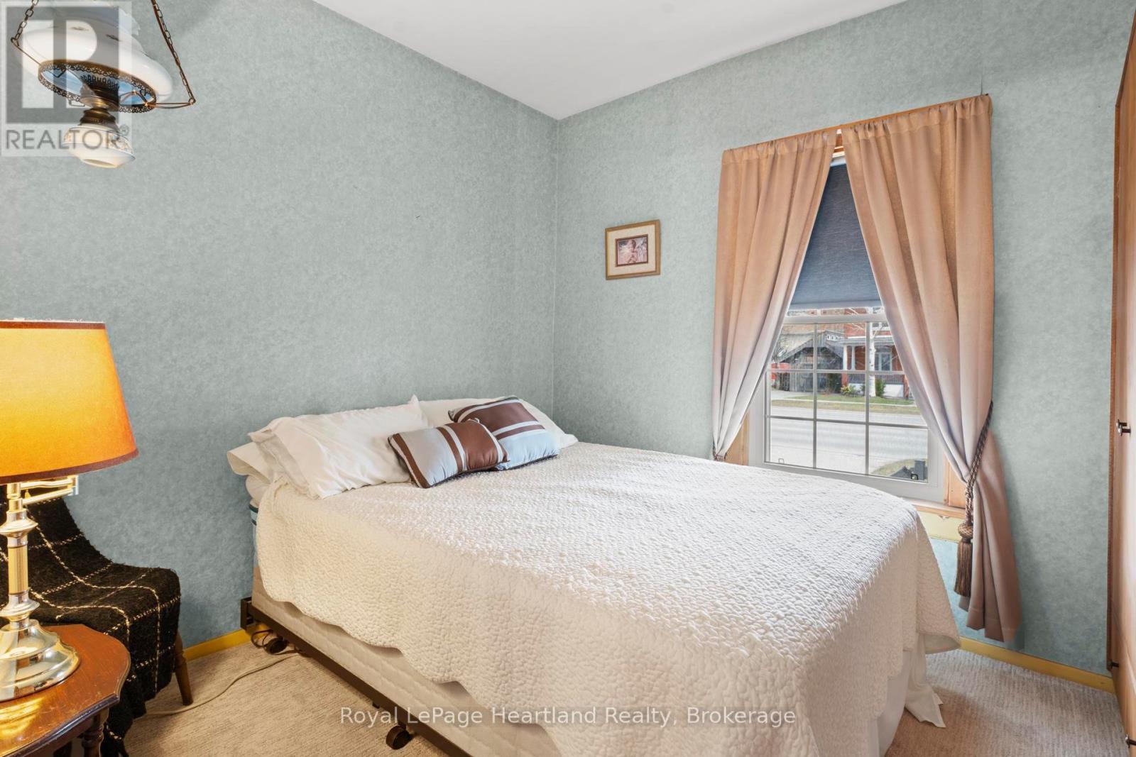 107 Victoria Street N, Goderich (Goderich (Town)), ON - Indoor Photo Showing Bedroom