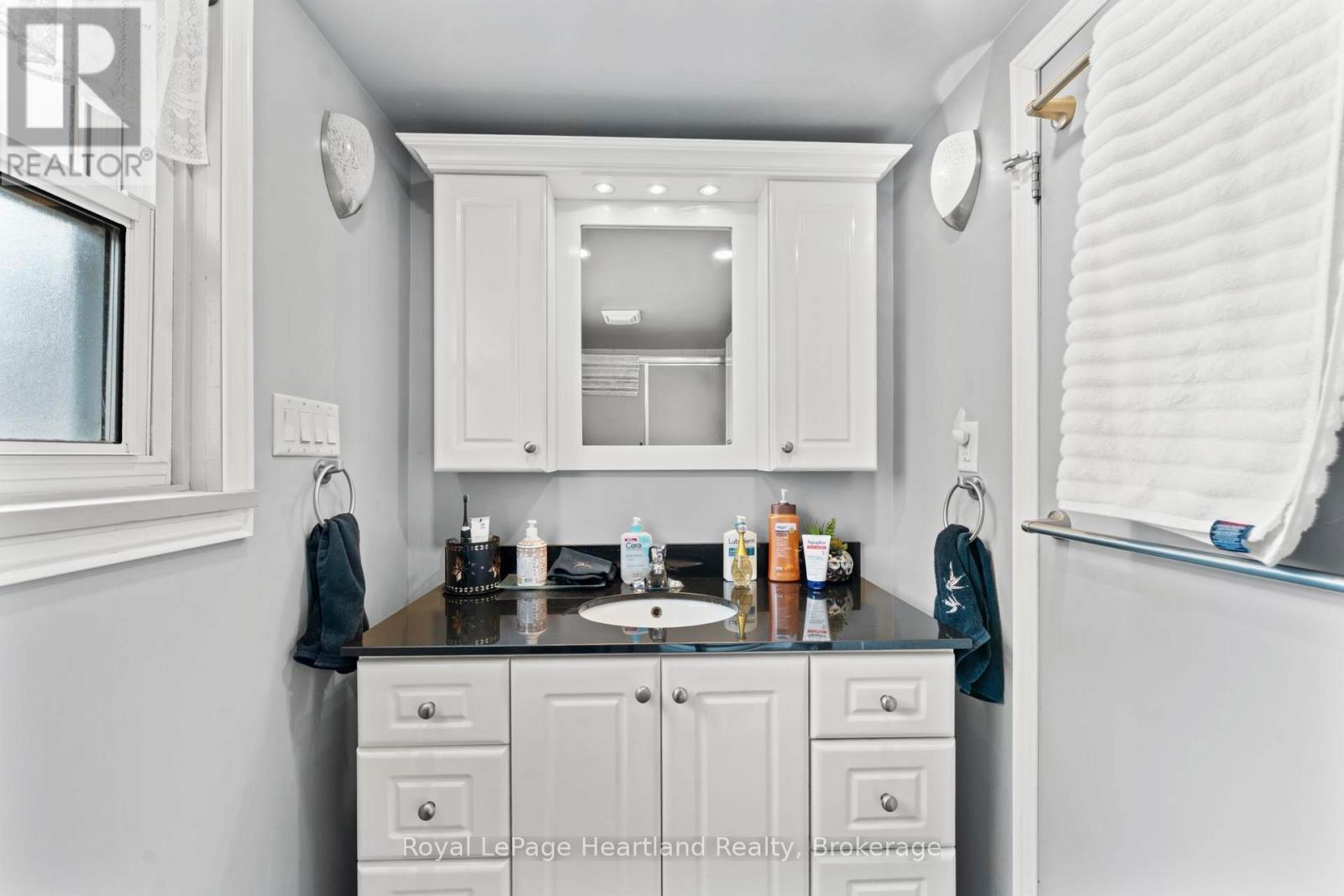 107 Victoria Street N, Goderich (Goderich (Town)), ON -