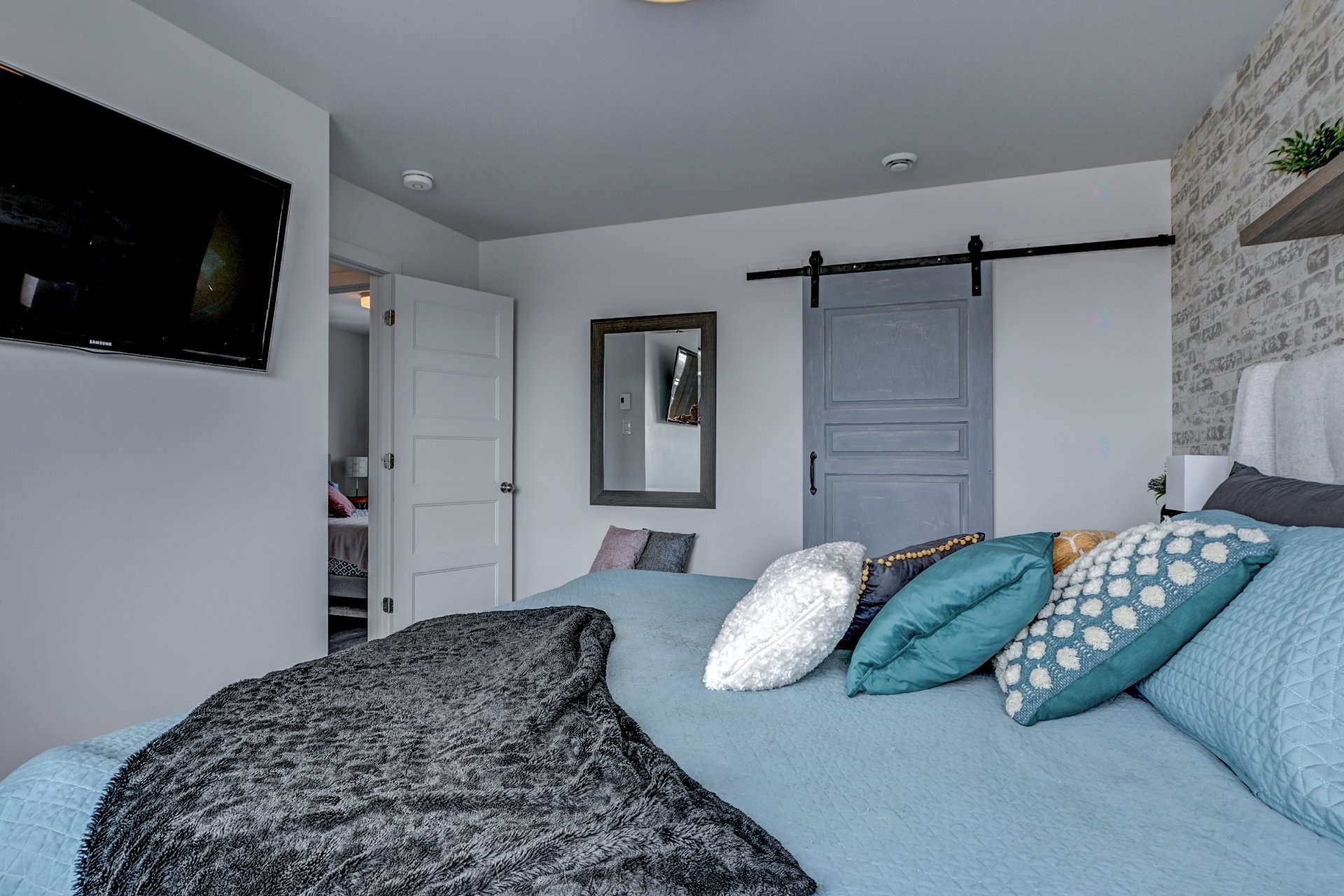 Chambre à coucher principale - 634 Rue Beauregard, Saint-Lin/Laurentides, QC - Indoor Photo Showing Bedroom