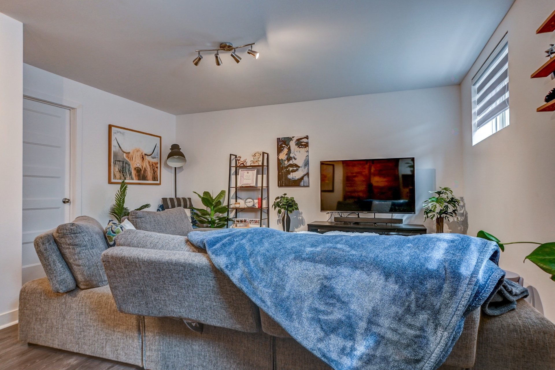 Salle familiale - 634 Rue Beauregard, Saint-Lin/Laurentides, QC - Indoor