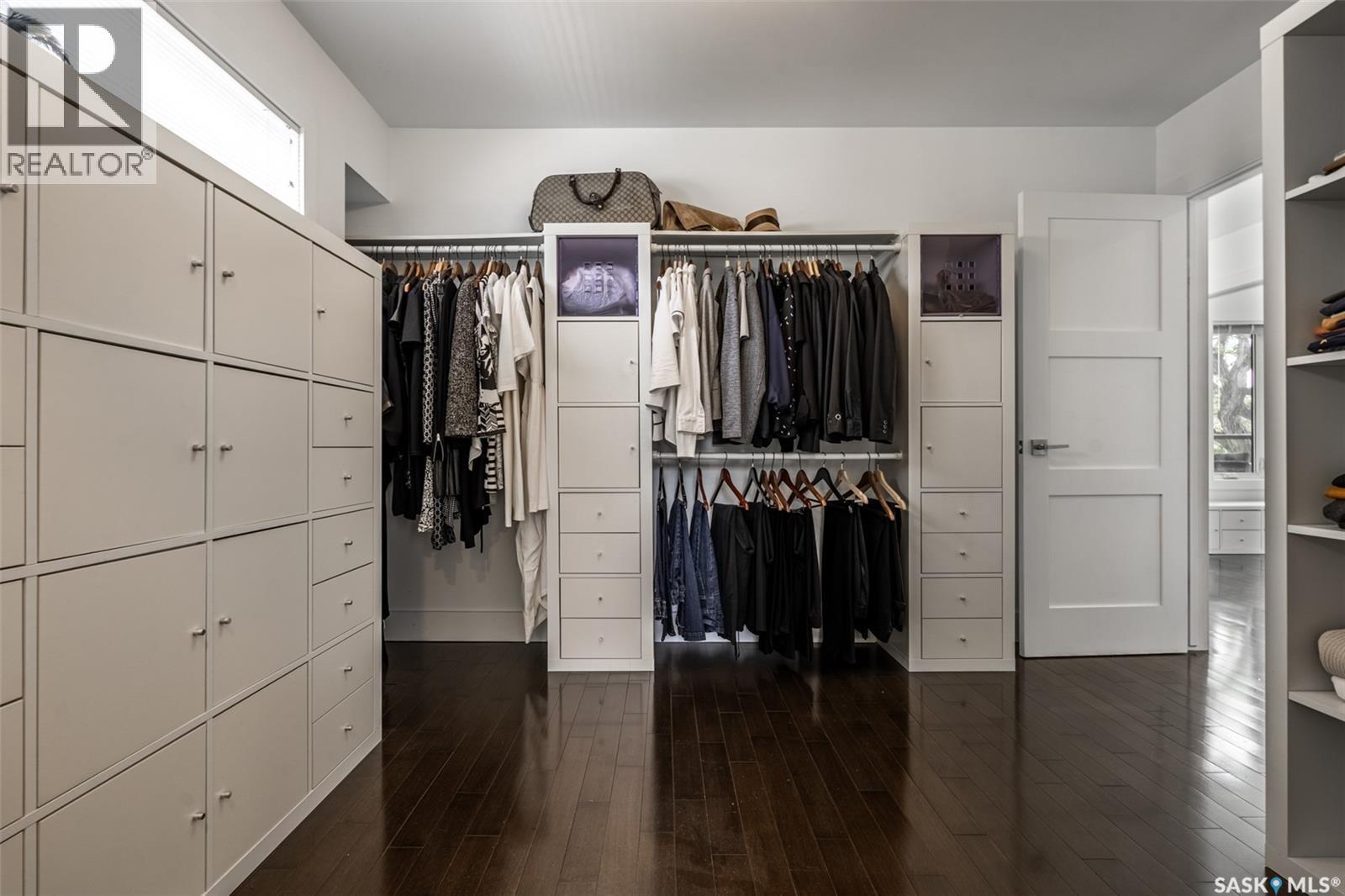 1150 Spadina Crescent E, Saskatoon, SK - Indoor With Storage