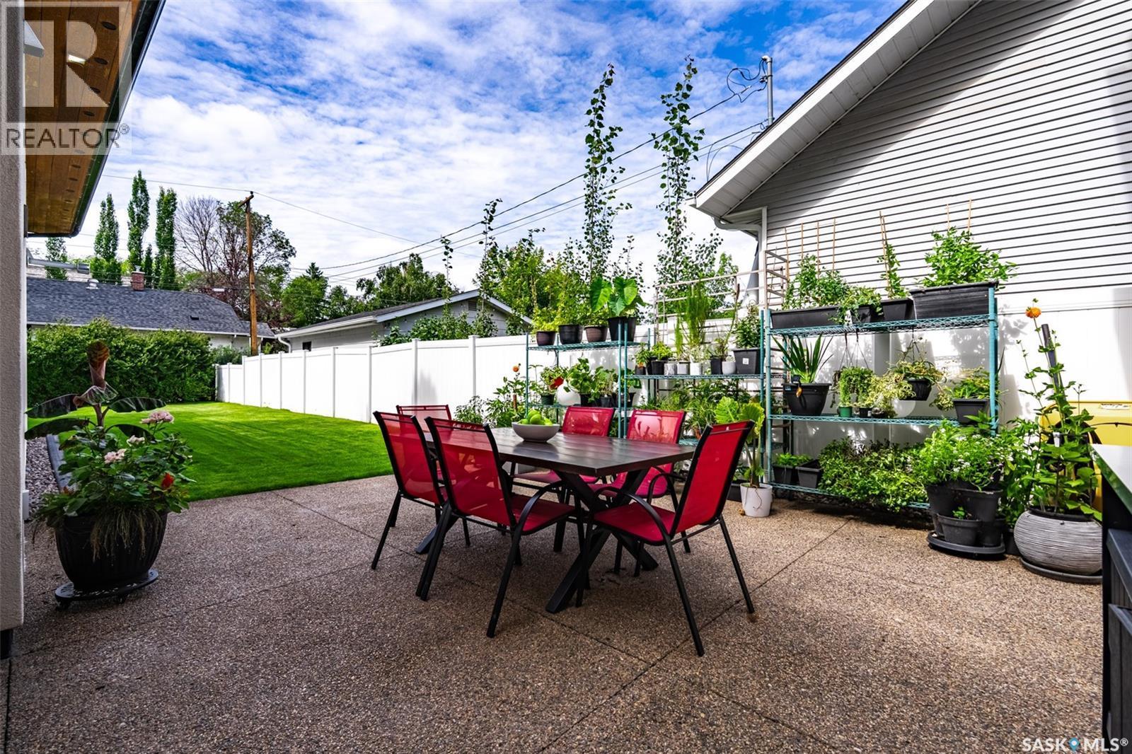 1150 Spadina Crescent E, Saskatoon, SK - Outdoor With Deck Patio Veranda